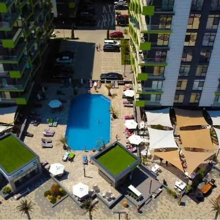 Apartament Luxury Pool & Prima Linie La Mare
