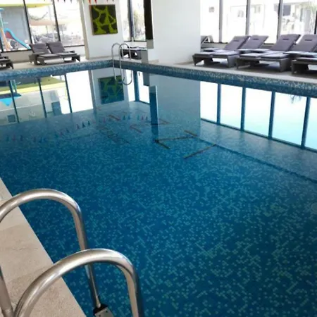Luxury Pool & Prima Linie La Mare